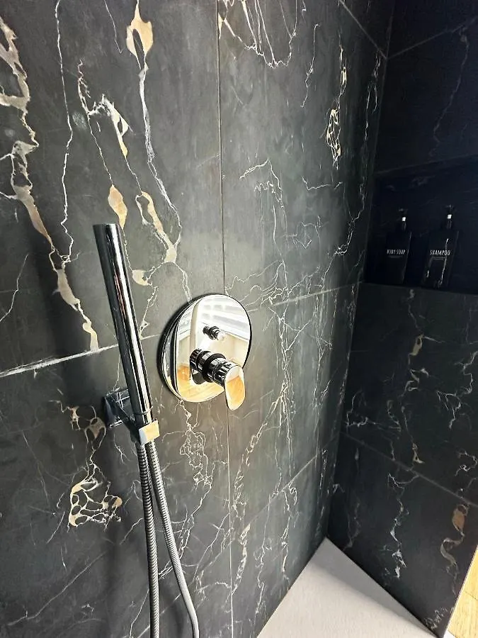 Lr Deluxe Apartments - Fondazione Prada - Metro M3 Милан Италия