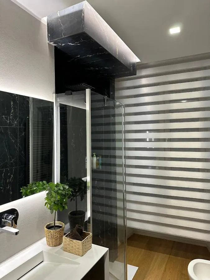 Lr Deluxe Apartments - Fondazione Prada - Metro M3 밀라노 이탈리아